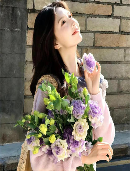 《闪婚九零当后妈我靠才华爆红了》色彩运用解析：色调选择与情绪表达分析，热门